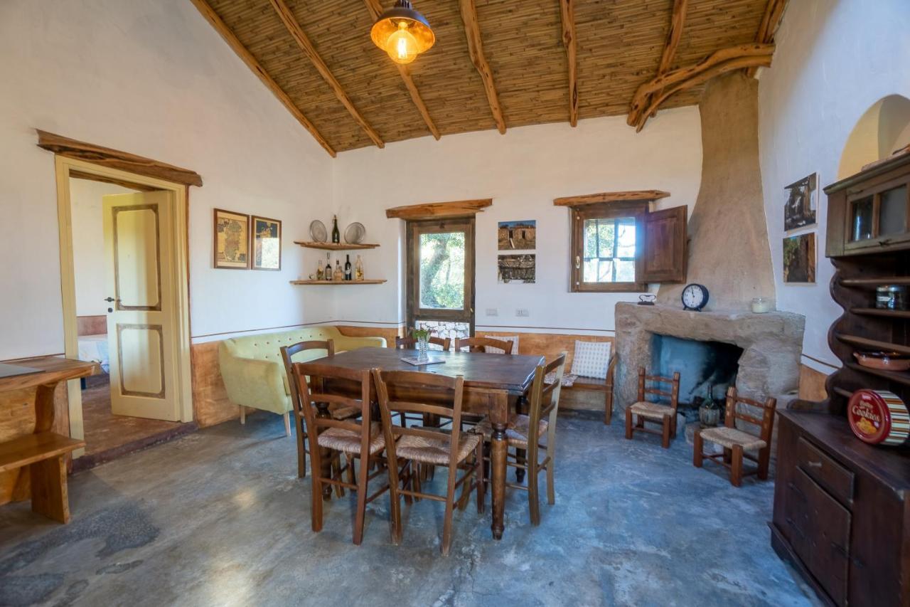 Le Case Di Mara - Appartamenti Tipici "Stazzo Giovannareddu" بورتو سان باولو المظهر الخارجي الصورة